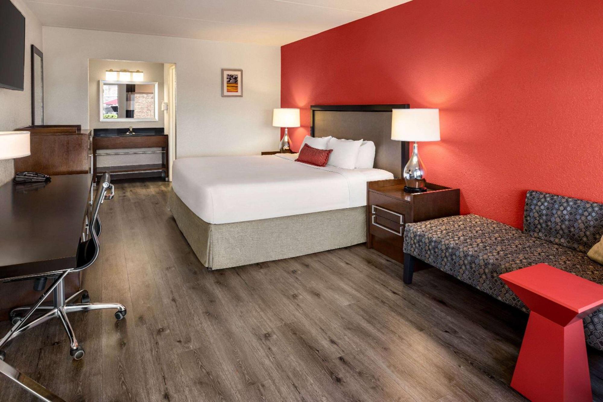 Готель Ramada By Wyndham Albuquerque Airport Екстер'єр фото