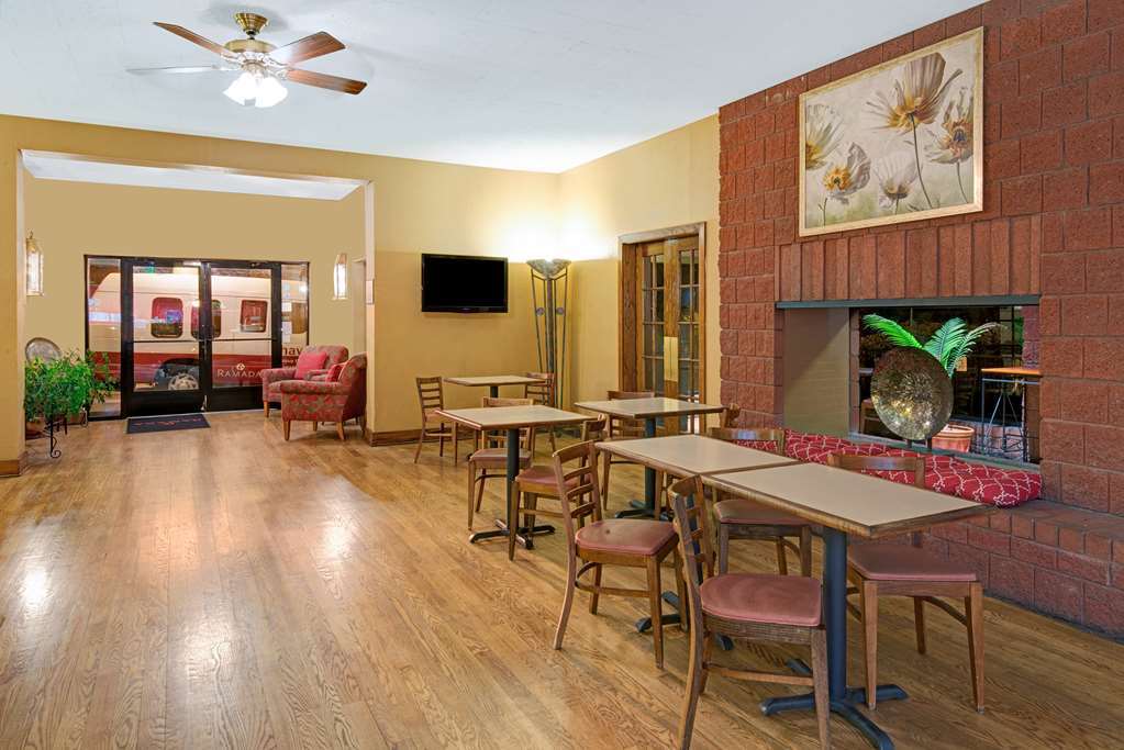 Готель Ramada By Wyndham Albuquerque Airport Інтер'єр фото