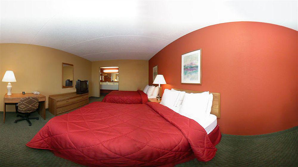Готель Ramada By Wyndham Albuquerque Airport Екстер'єр фото