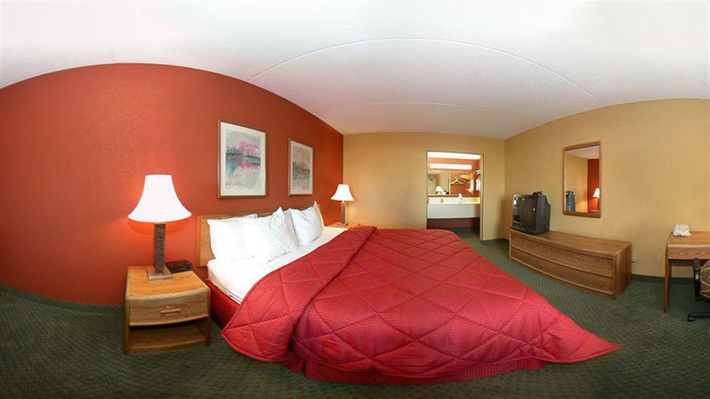 Готель Ramada By Wyndham Albuquerque Airport Екстер'єр фото